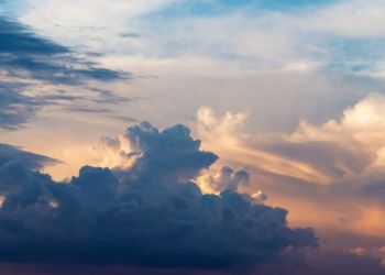 Ο Καιρός σήμερα: Λίγες νεφώσεις κατά τόπους και κατά περιόδους αυξημένες