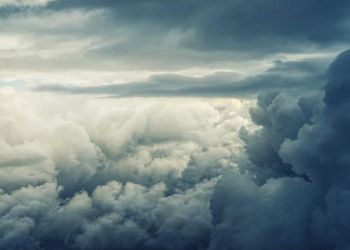 Ο Καιρός σήμερα: Λίγες νεφώσεις που από το μεσημέρι θα αυξηθούν και θα σημειωθούν τοπικές βροχές