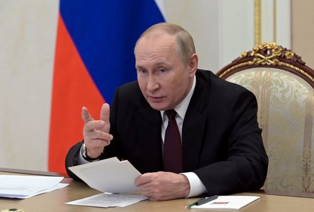 Ο Πούτιν Δεν Θα Ευχηθεί Καλή Χρονιά Σε Μπάιντεν, Σολτς Και Μακρόν