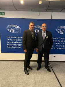 Ο Υφυπουργός Μεταφορών Μιχάλης Παπαδόπουλος με τον Επίτροπο Προώθησης του Ευρωπαϊκού Τρόπου Ζωής Μαργαρίτη Σχοινά