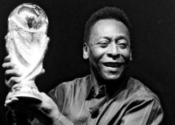 Παγκόσμιος ποδοσφαιρικός θρήνος: Πέθανε ο «βασιλιάς» Πελέ
