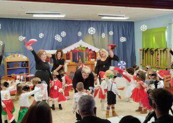 Τα μωρά «ξετραλάθηκαν»... στο παιχνίδι και τον χορό Τα μωρά «ξετραλάθηκαν»… στο παιχνίδι και τον χορό