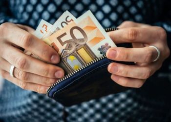 Το 2023 φέρνει μόνιμα και έκτακτα «δώρα» 4,2 δισ. ευρώ