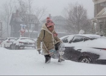 Χριστούγεννα χωρίς ηλεκτρικό ρεύμα, σε συνθήκες πολικού ψύχους, για εκατομμύρια Αμερικανούς