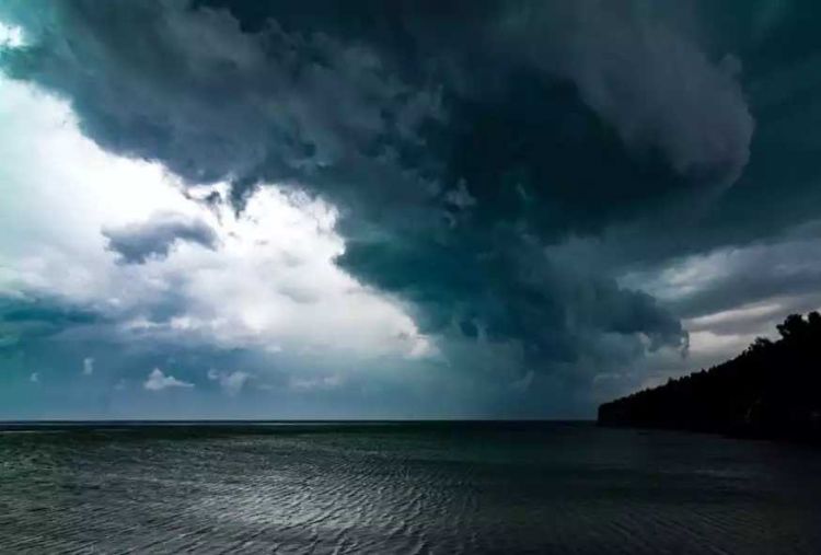 Έκτακτο δελτίο επιδείνωσης καιρού: Βροχές, καταιγίδες και χαλάζι από το βράδυ της Δευτέρας