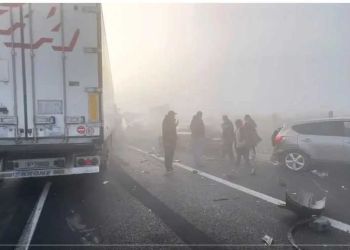 Εθνική οδός Αθηνών – Λαμίας: Τροχαίο με καραμπόλα πολλών οχημάτων, χαοτικό σκηνικό στην ομίχλη