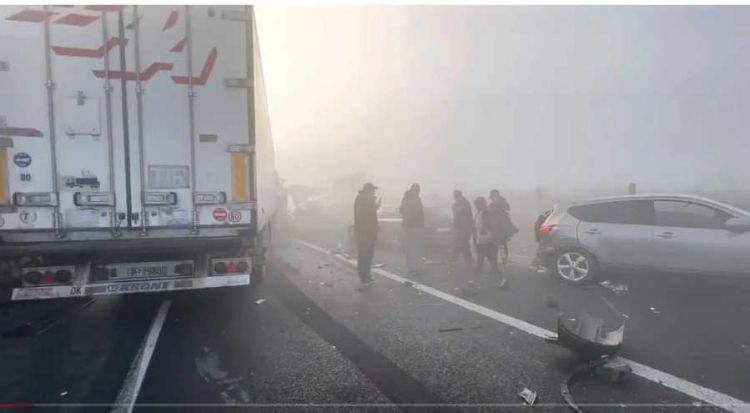 Εθνική οδός Αθηνών – Λαμίας: Τροχαίο με καραμπόλα πολλών οχημάτων, χαοτικό σκηνικό στην ομίχλη