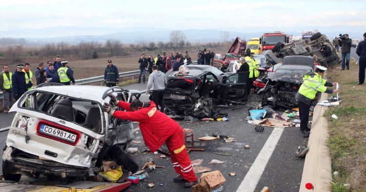 Η άλλη Ελλάδα των νεκρών και αναπήρων από τροχαία
