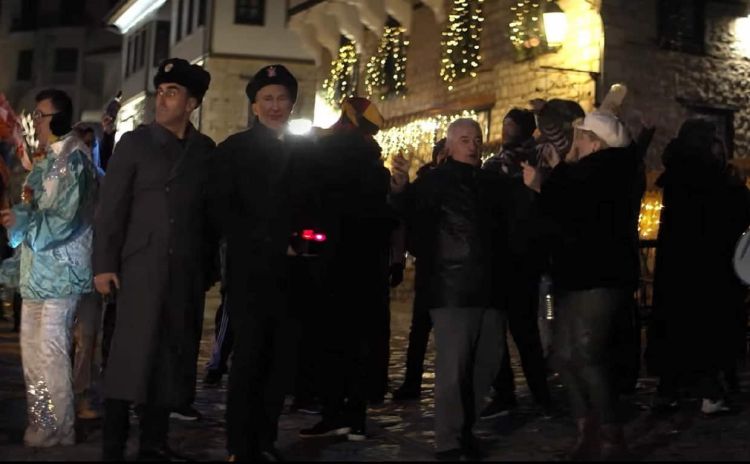 Καστοριανός γουνοποιός και η Ρωσίδα γραμματέας του τηλεφωνούν στον Πούτιν για τα… Ραγκουτσάρια