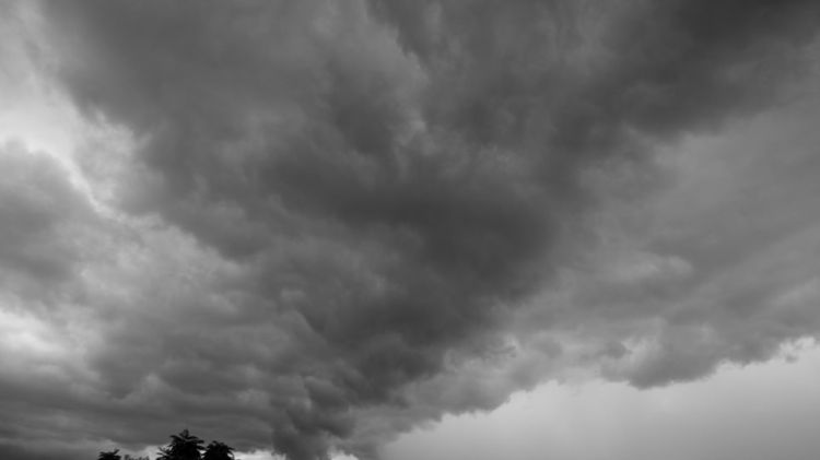 Ο Καιρός σήμερα: Αυξημένες νεφώσεις με βροχές και καταιγίδες