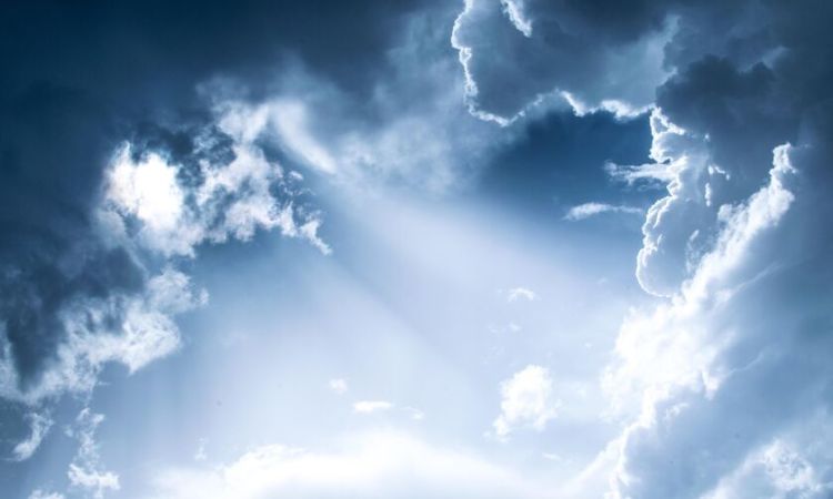 Ο Καιρός σήμερα: Νεφώσεις παροδικά αυξημένες με τοπικές βροχές