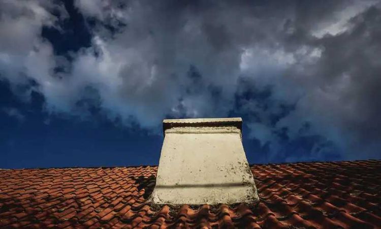 Ο Καιρός σήμερα: Τοπικές βροχές ή χιονόνερο και ασθενείς χιονοπτώσεις στα ορεινά