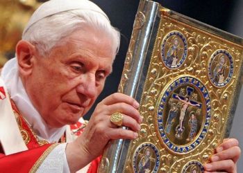 Πέθανε ο πρώην πάπας Βενέδικτος