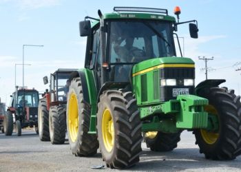 Συγκέντρωση αγροτικών μηχανημάτων και τρακτέρ στο Αμύνταιο