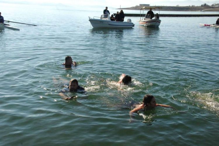Τελετή Αγιασμού των Υδάτων στο χώρο του Ναυτικού Ομίλου στη λίμνη Πολυφύτου