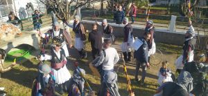 Αναβίωσε το έθιμο των ¨Μωμόγερων” στο Πρωτοχώρι Κοζάνης