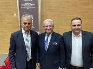 Ο πρώην Πρωθυπουργός Κώστας Καραμανλής στη Φλώρινα σε παρουσίαση βιβλίου Ο πρώην Πρωθυπουργός Κώστας Καραμανλής στη Φλώρινα σε παρουσίαση βιβλίου