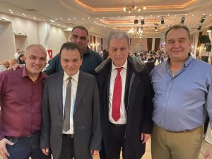 Ο χορός του συλλόγου της Ανω Κώμης Ο χορός του συλλόγου της Ανω Κώμης