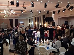 Ο χορός του συλλόγου της Ανω Κώμης Ο χορός του συλλόγου της Ανω Κώμης