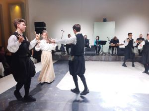 Ο χορός των Μικρασιατών Κοζάνης