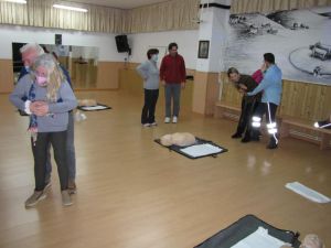 Σεμινάριο πρώτων βοηθειών στην αίθουσα του συλλόγου Γρεβενιωτών Σεμινάριο πρώτων βοηθειών στην αίθουσα του συλλόγου Γρεβενιωτών