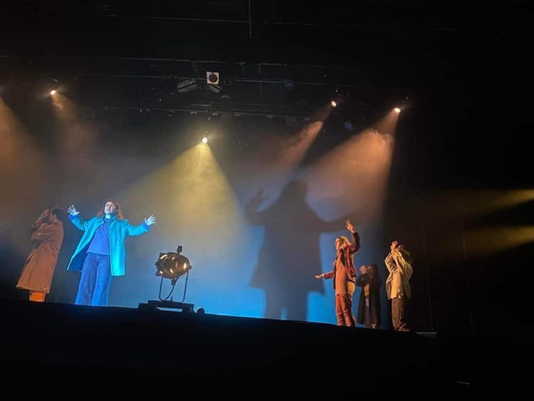Σύλλογος Μικρασιατών Κοζάνης: Πρεμιέρα Της Θεατρικής Παράστασης: “Η Φωτιά Και Η Θάλασσα”