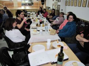 Το χορευτικό τμήμα του συλλόγου Γρεβενιωτών Κοζάνης έκοψε την πρωτοχρονιάτικη πίτα