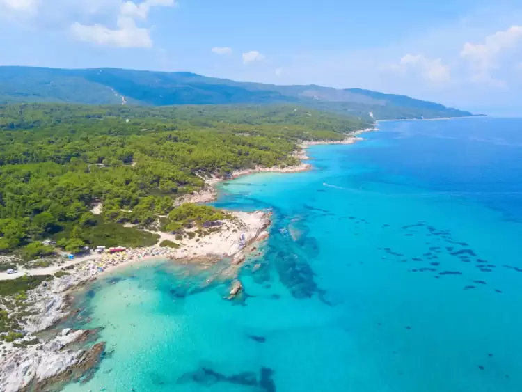 Επανακάμπτει το 2023 ο τουρισμός από τα Βαλκάνια