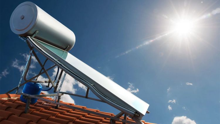 Ηλιακός θερμοσίφωνας: Στην πλατφόρμα Allazothermosifona.gov.gr οι αιτήσεις για το Voucher έως 1.000 ευρώ
