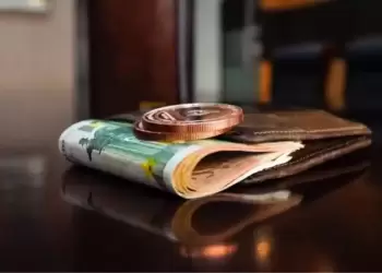 Κατώτατος μισθός: Αντίστροφη μέτρηση για την ανακοίνωση της αύξησης – Τα σενάρια και τα ποσά