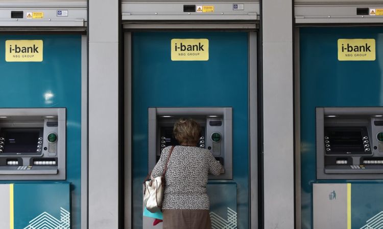 Συντάξεις Μαρτίου 2023: Νωρίτερα οι πληρωμές, μαζί και τα αναδρομικά – Πότε πληρώνει κάθε ταμείο