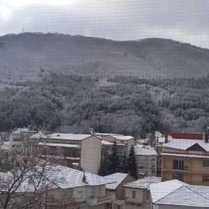 Kλειστά τα σχολεία στον Πεντάλοφο. Μικρή χιονόπτωση σε Κοζάνη