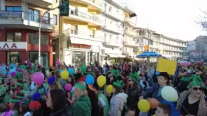 Αποκριά στα Γρεβενά: Με μεγάλη επιτυχία η παρέλαση των «Μικρών Μασκαράδων»