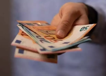 Αυξήσεις Από 60 Έως 100 Ευρώ Το Μήνα Στους Χαμηλόμισθους
