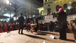 Δευτέρα βράδυ. Παουσίαση φανών και θεατρικό…