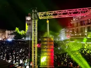 Μεγαλειώδης συμμετοχή της Νεολαίας στο πάρτυ Νεολαίας