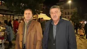 Ο Δήμος Αναστασιάδης «απογείωσε» τα Γρεβενά! – «Βούλιαξε» από κόσμο η κεντρική πλατεία Αιμιλιανού