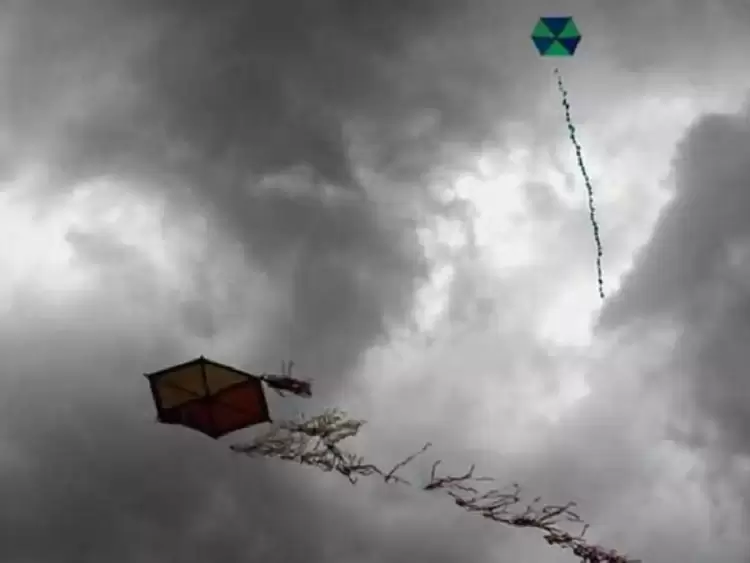 Ο Καιρός σήμερα: Κυριακή με νεφώσεις και τοπικές βροχές Ο Καιρός σήμερα: Κυριακή με νεφώσεις και τοπικές βροχές