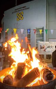 Ο Φανός του Πανεπιστημίου Δυτικής Μακεδονίας άναψε το βραδυ της Τρίτης