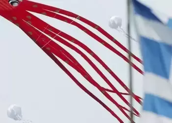 Οι χαρταετοί είναι πρώτα από όλα τέχνη, διδάσκουν υπομονή και κινητοποιούν τη φαντασία Οι χαρταετοί είναι πρώτα από όλα τέχνη, διδάσκουν υπομονή και κινητοποιούν τη φαντασία