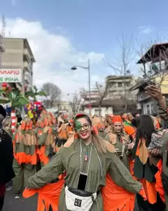 Σε παραδοσιακούς ρυθμούς πραγματοποιήθηκε η παρέλαση στην Κοζάνη