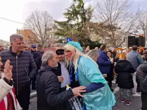 Σε παραδοσιακούς ρυθμούς πραγματοποιήθηκε η παρέλαση στην Κοζάνη