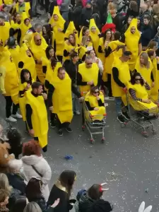 Σε παραδοσιακούς ρυθμούς πραγματοποιήθηκε η παρέλαση στην Κοζάνη