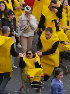 Σε παραδοσιακούς ρυθμούς πραγματοποιήθηκε η παρέλαση στην Κοζάνη