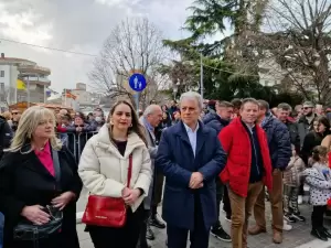 Σε παραδοσιακούς ρυθμούς πραγματοποιήθηκε η παρέλαση στην Κοζάνη