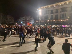 Το ξεφάντωμα της Κοζανίτικης Αποκριάς συνεχίστηκε για 2η μέρα Το ξεφάντωμα της Κοζανίτικης Αποκριάς συνεχίστηκε για 2η μέρα