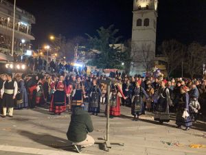 Το ξεφάντωμα της Κοζανίτικης Αποκριάς συνεχίστηκε για 2η μέρα Το ξεφάντωμα της Κοζανίτικης Αποκριάς συνεχίστηκε για 2η μέρα