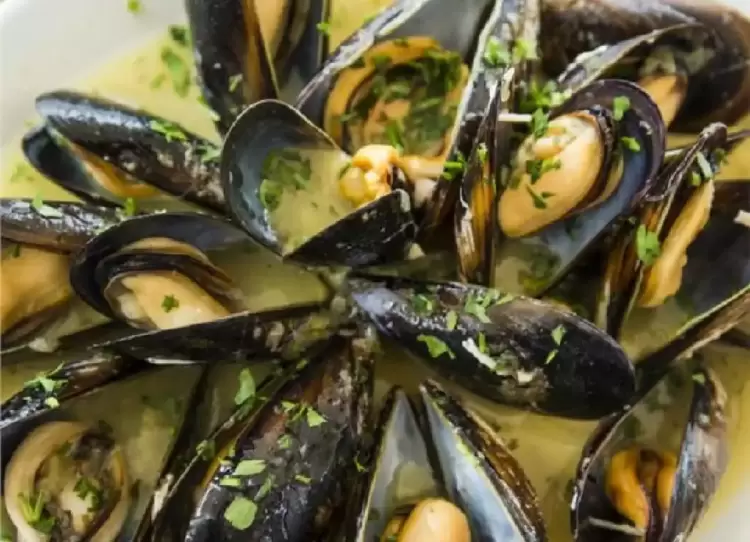 Φρέσκα μύδια Μακρύγιαλου Πιερίας για το Σαρακοστιανό τραπέζι Φρέσκα μύδια Μακρύγιαλου Πιερίας για το Σαρακοστιανό τραπέζι