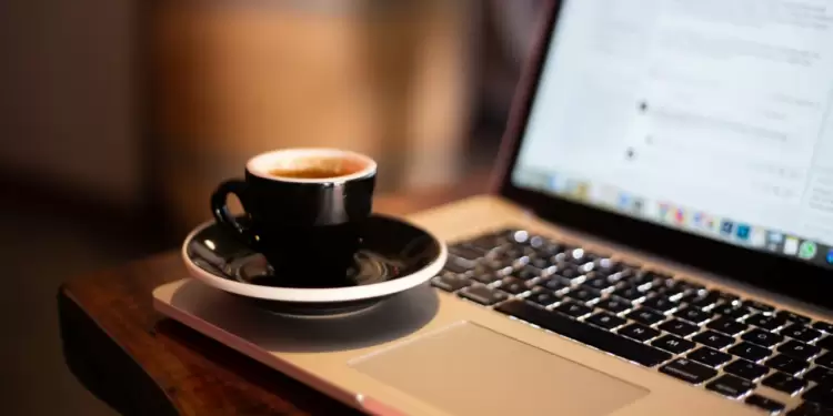 ΜΙΤ: Περισσότερος χρόνος στα Social Media ίσον περισσότερα Fake News