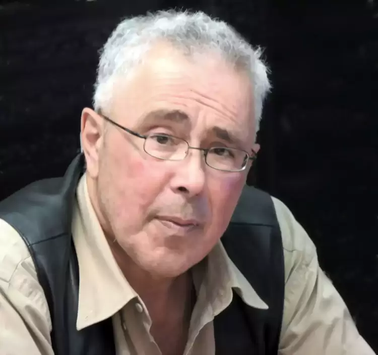 Παρουσίαση του βιβλίου του Κώστα Ζουράρι «Ελληνοτρόπιο»